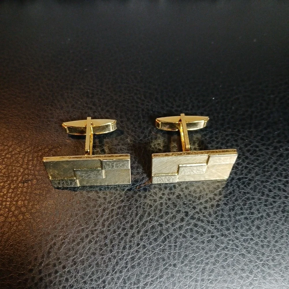 Vintage Gold Tone Cuff Links
